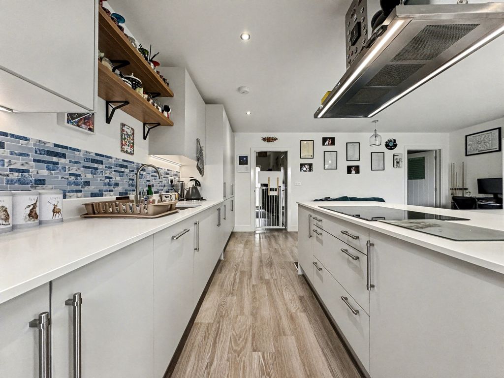 Property photo 3 of 21 Img1452