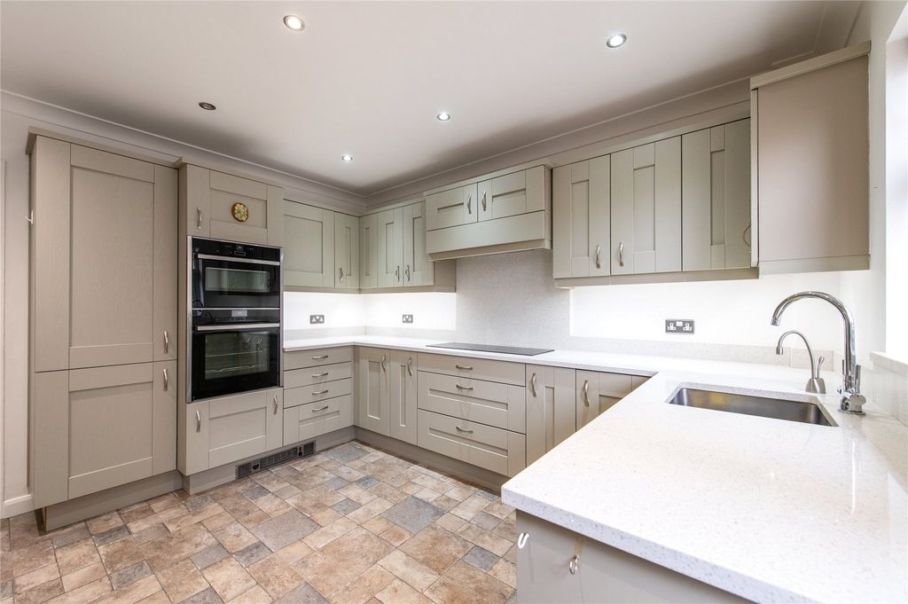 Property photo 2 of 20 Picture No. 15