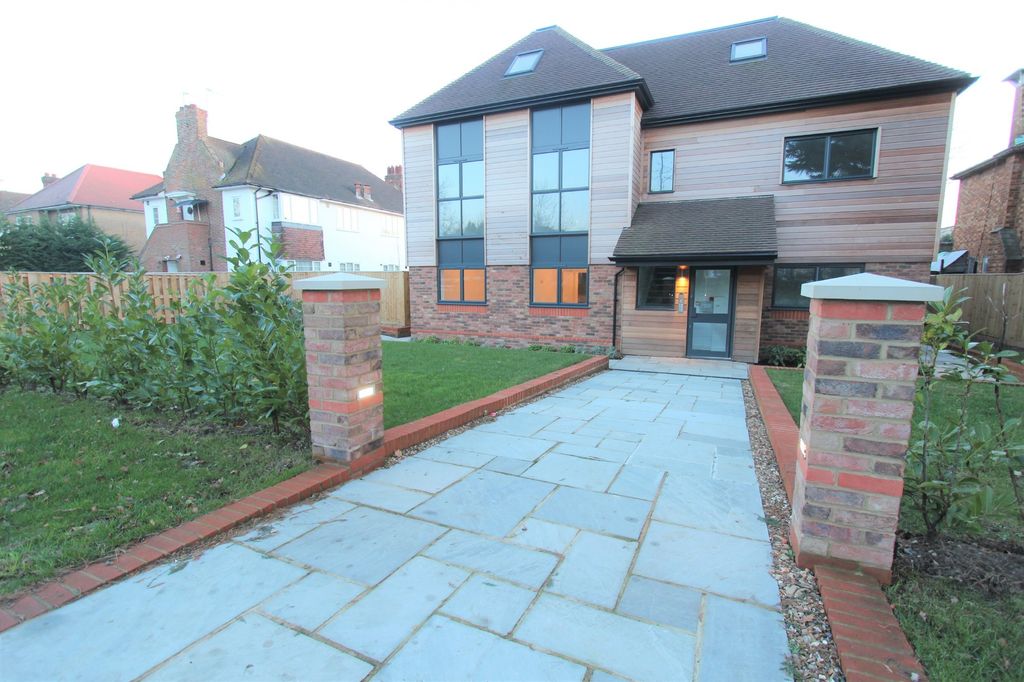 Property photo 1 of 6