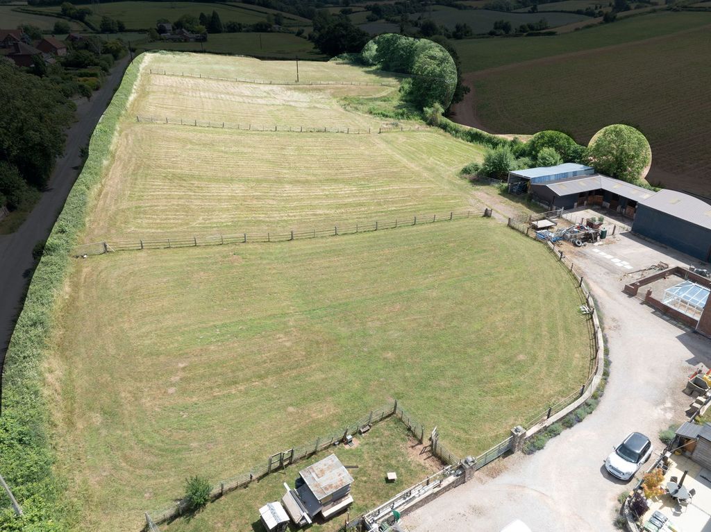 Property photo 2 of 17