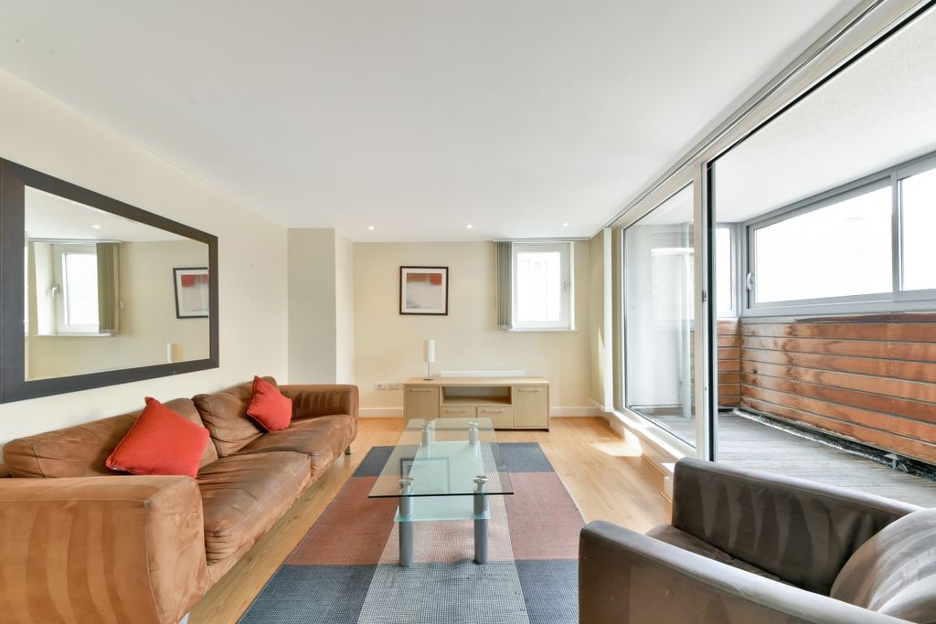 Property photo 3 of 7 Living Area