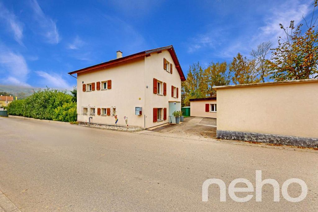 Property photo 2 of 13