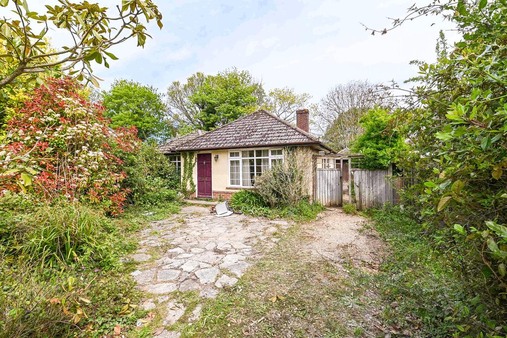 Property photo 1 of 16 Front (Exterior)