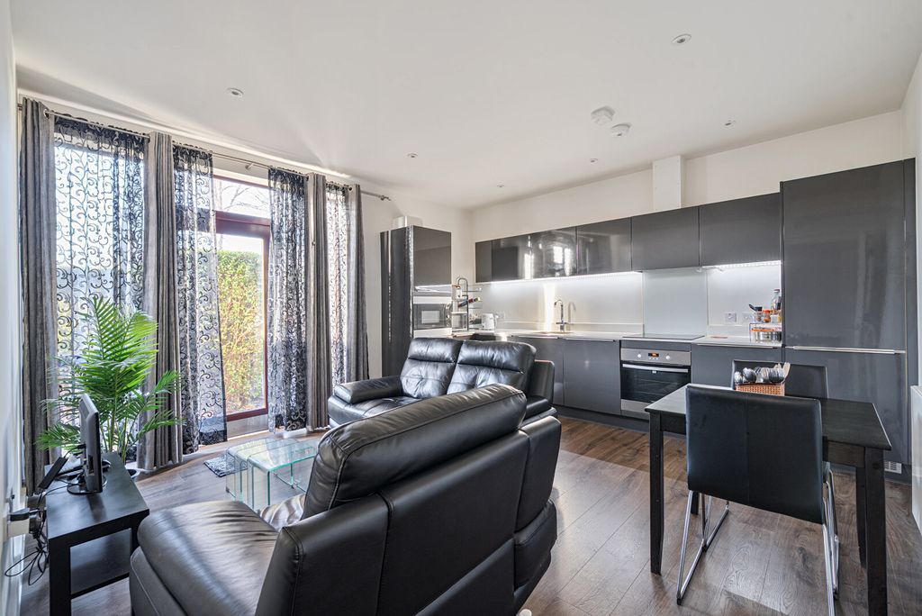 Property photo 2 of 13 Kitchen/Sitting Room