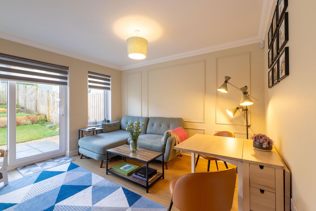 Property photo 2 of 20 Living Room