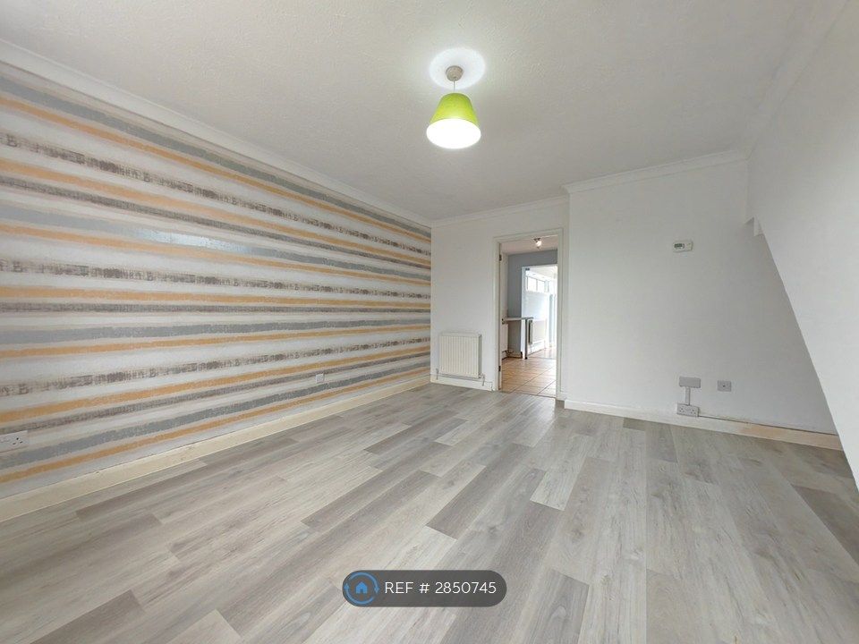 Property photo 2 of 17 Lounge