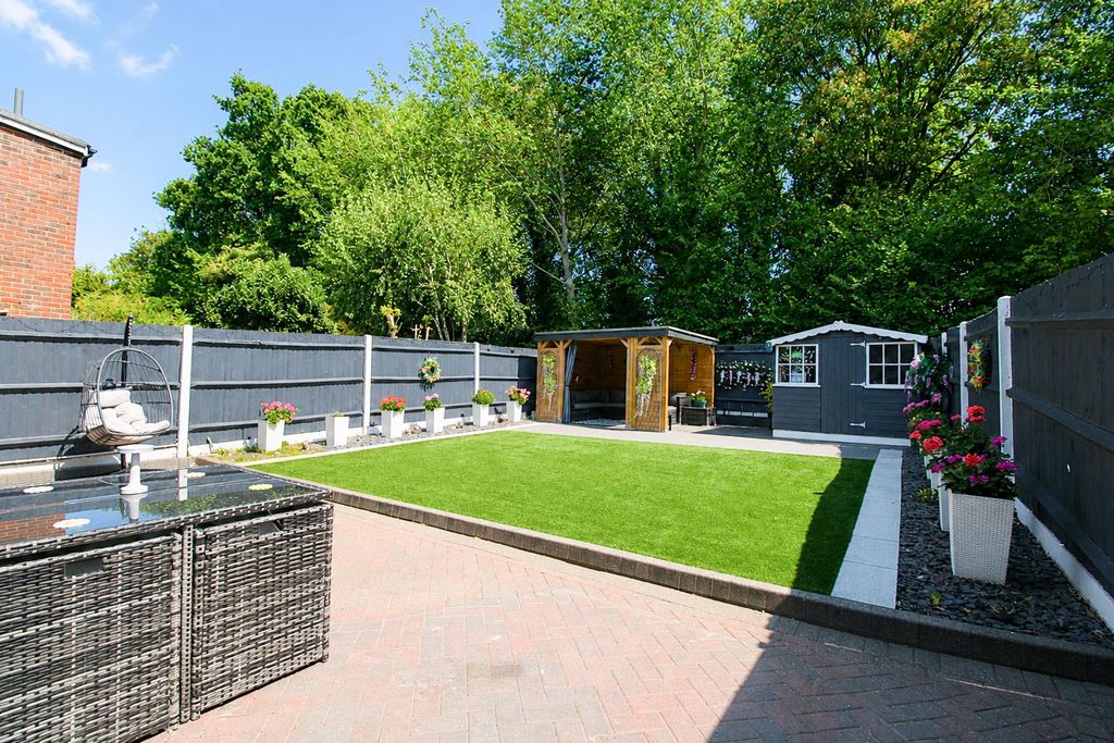 Property photo 2 of 21 Garden.Png