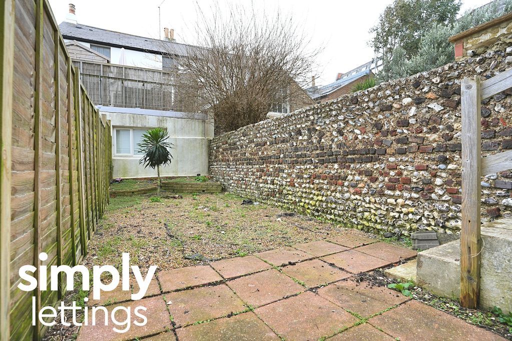 Property photo 2 of 8 Photo 7