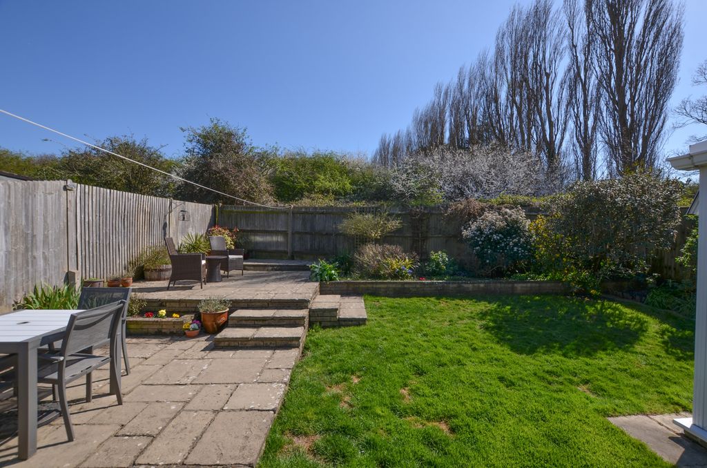 Property photo 3 of 19