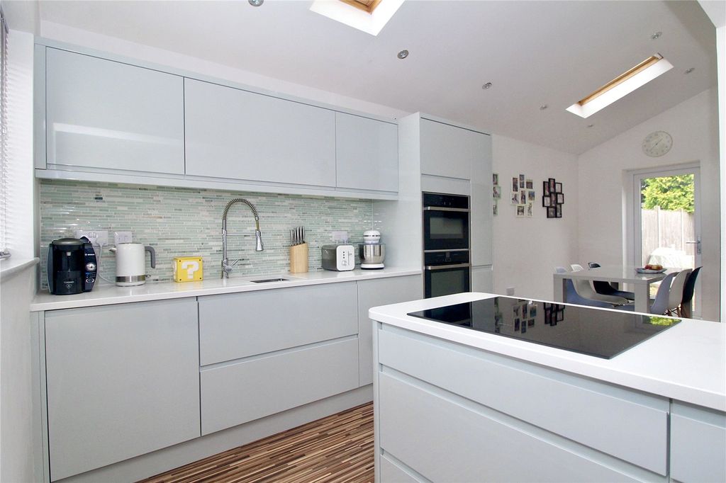 Property photo 2 of 12 Living Kitchen