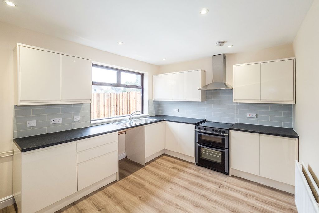 Property photo 3 of 8 Main Page