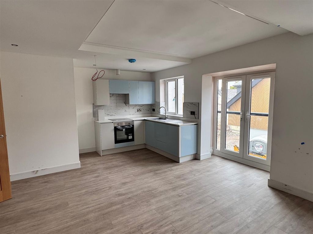 Property photo 3 of 4 Blue Kit.Jpg