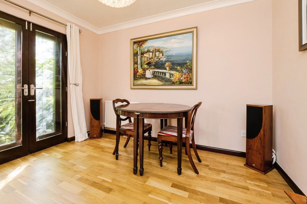 Property photo 3 of 43 Pbox-Img.Jpg