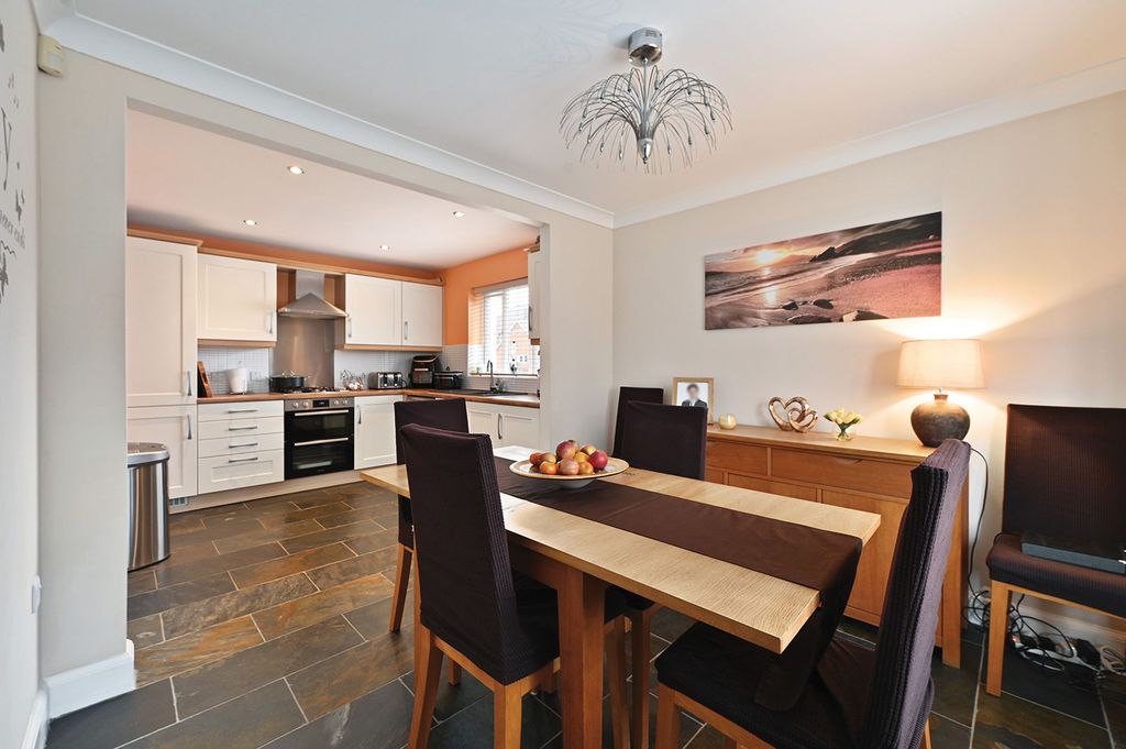 Property photo 3 of 23