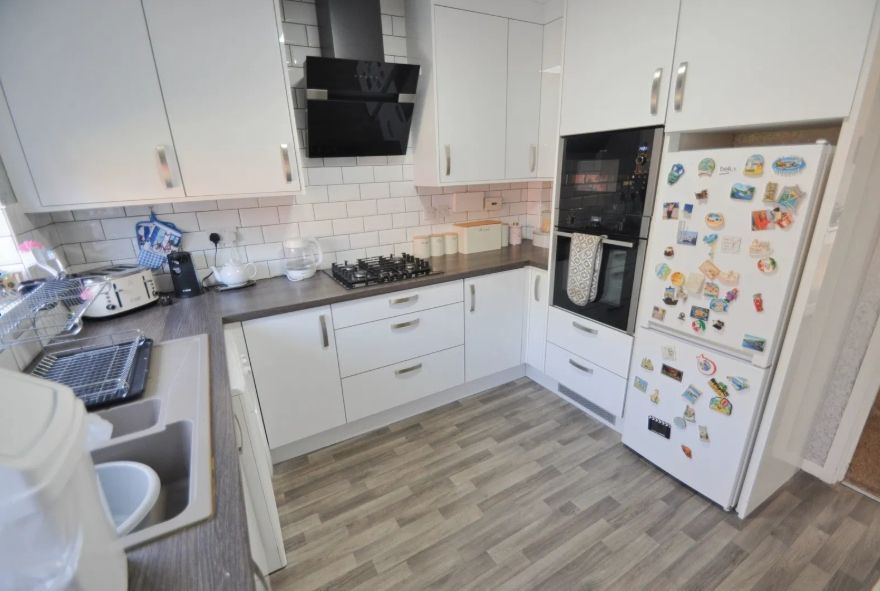 Property photo 3 of 29