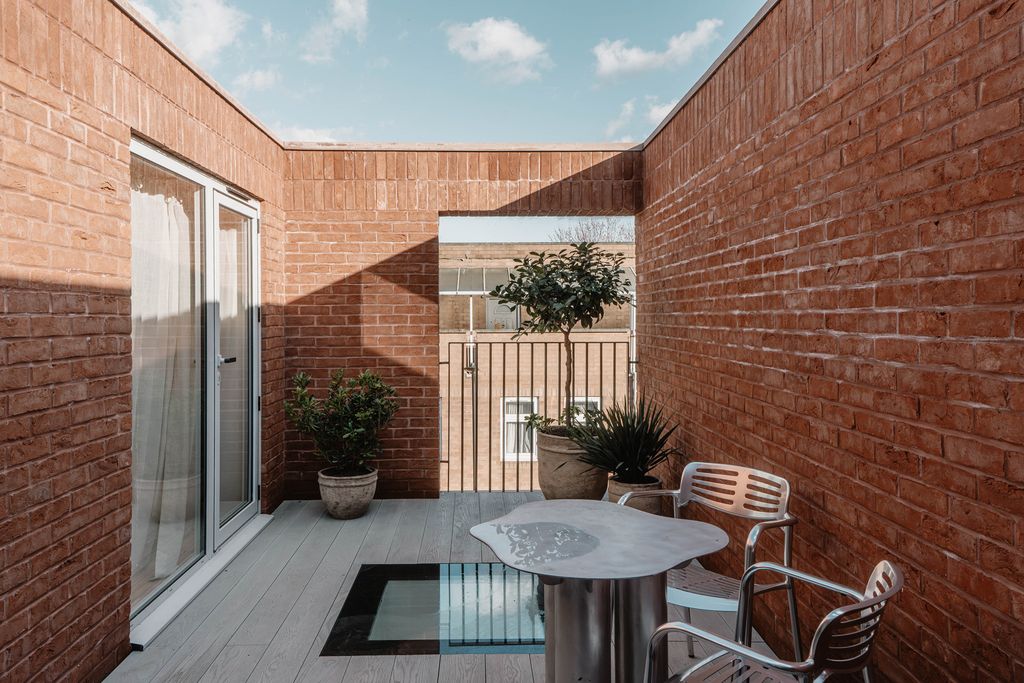 Property photo 2 of 25 265902 - Stoke Newington High Street_Re-Edits_High Res-20.Jpg