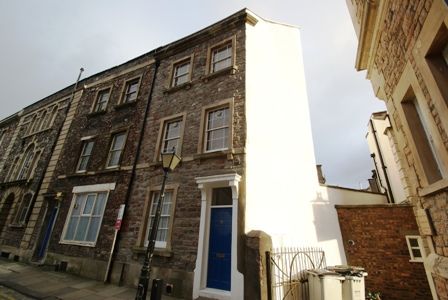Property photo 1 of 8 12 Gloucester Street