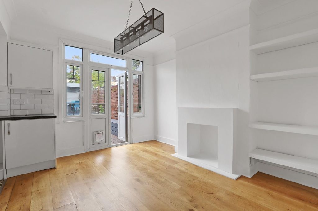 Property photo 3 of 15 12-832Fjhpropwpen - 33 Chesham Road - 10 (1).Jpg