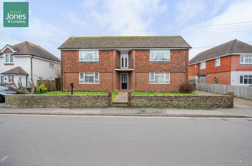 Property photo 1 of 7 External