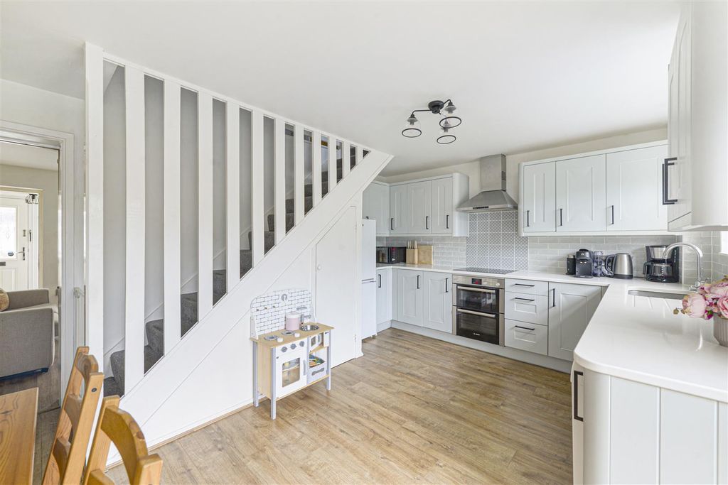 Property photo 1 of 16 5