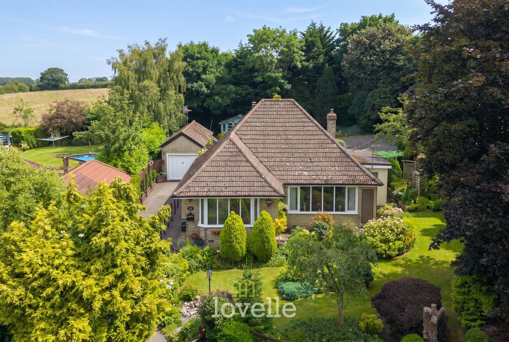 Property photo 2 of 42