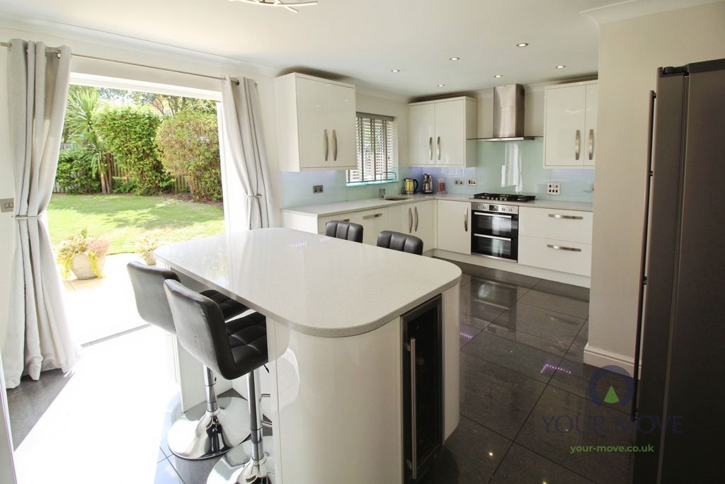 Property photo 2 of 22 Kitchen