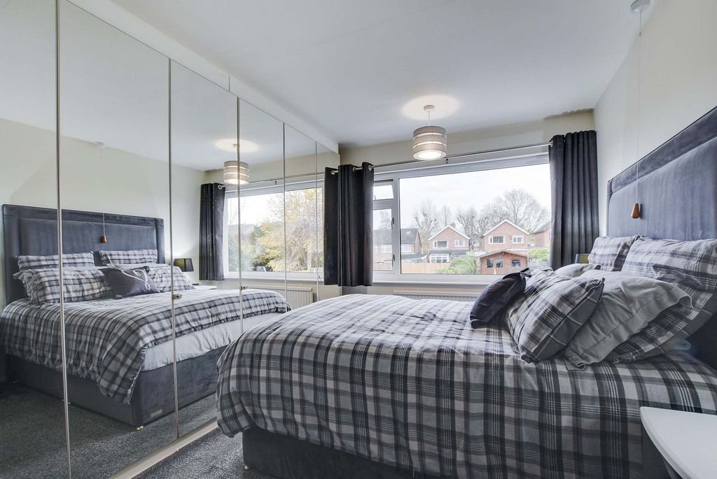 Property photo 3 of 26