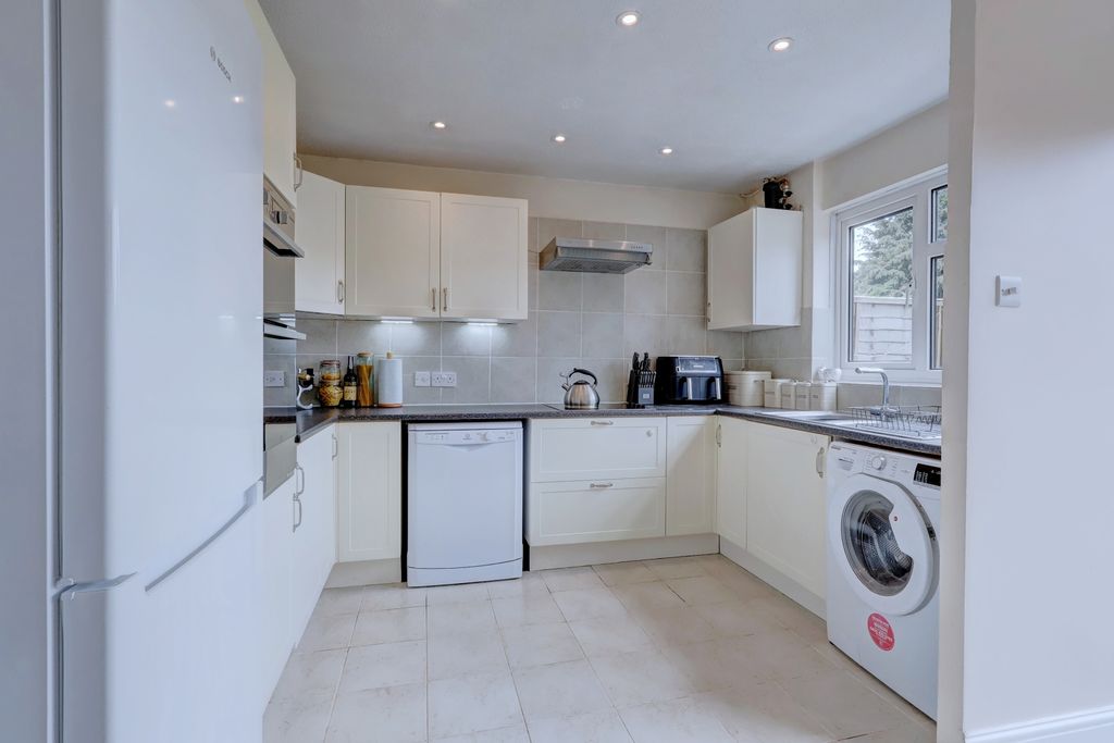 Property photo 2 of 11 Picture No. 20