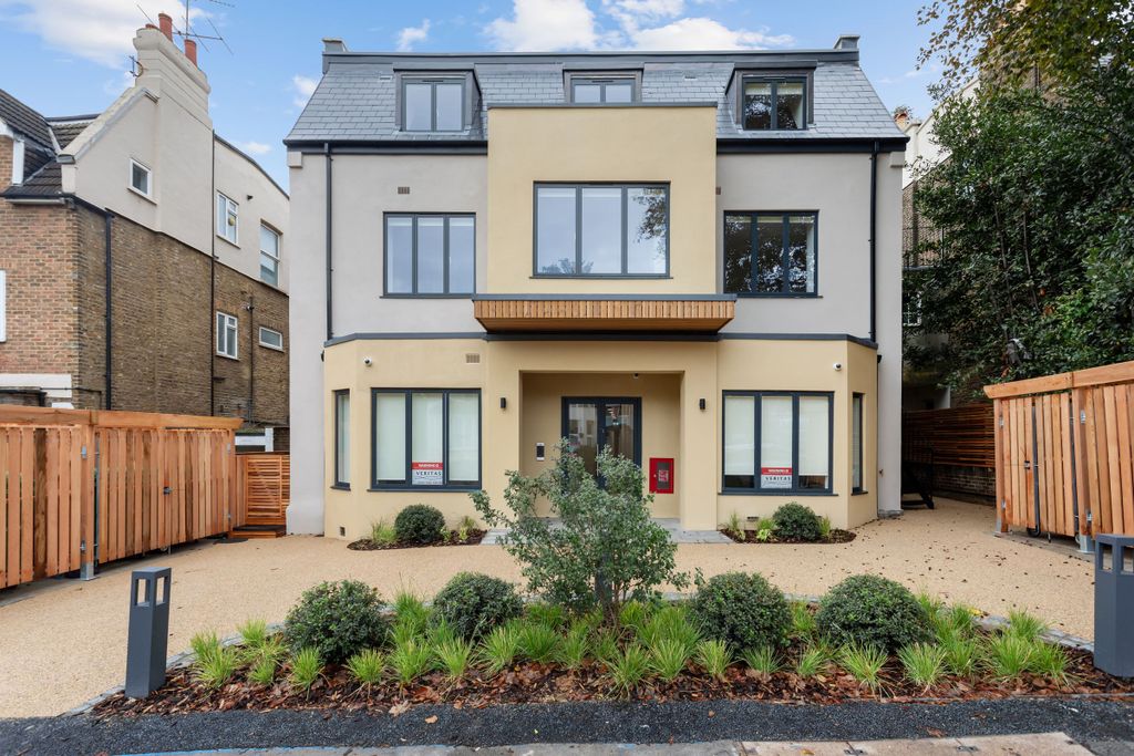 Property photo 2 of 12 Facade (Example)