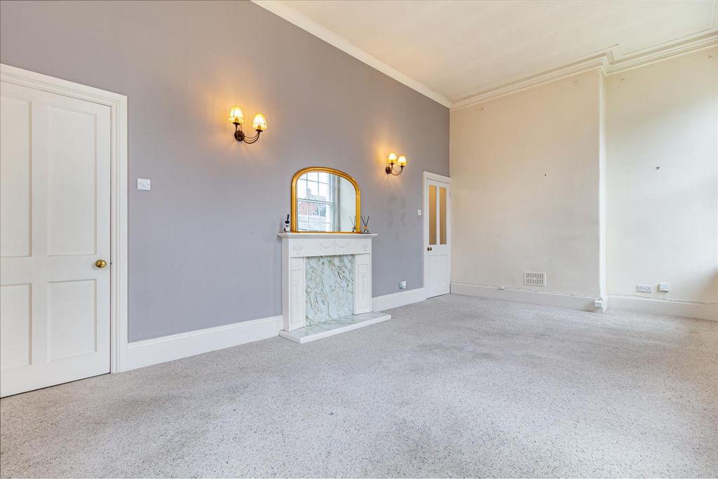 Property photo 2 of 21 Livingroom-3.Jpg