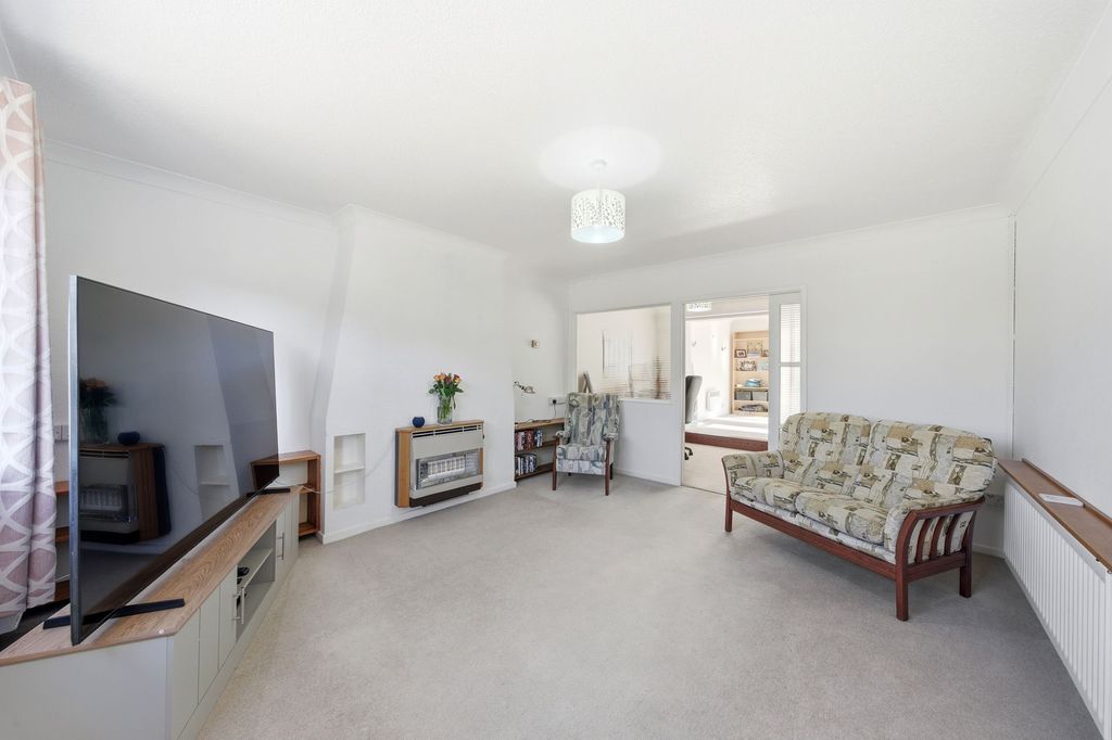 Property photo 3 of 25