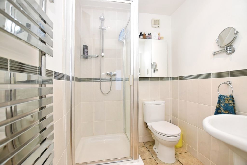 Additional image 8 of 2 bed flat to rentLower Tanbridge Way, Horsham RH12