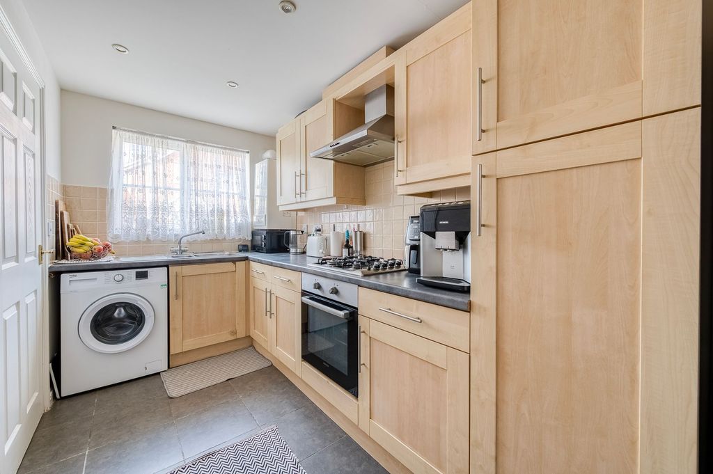 Property photo 3 of 18