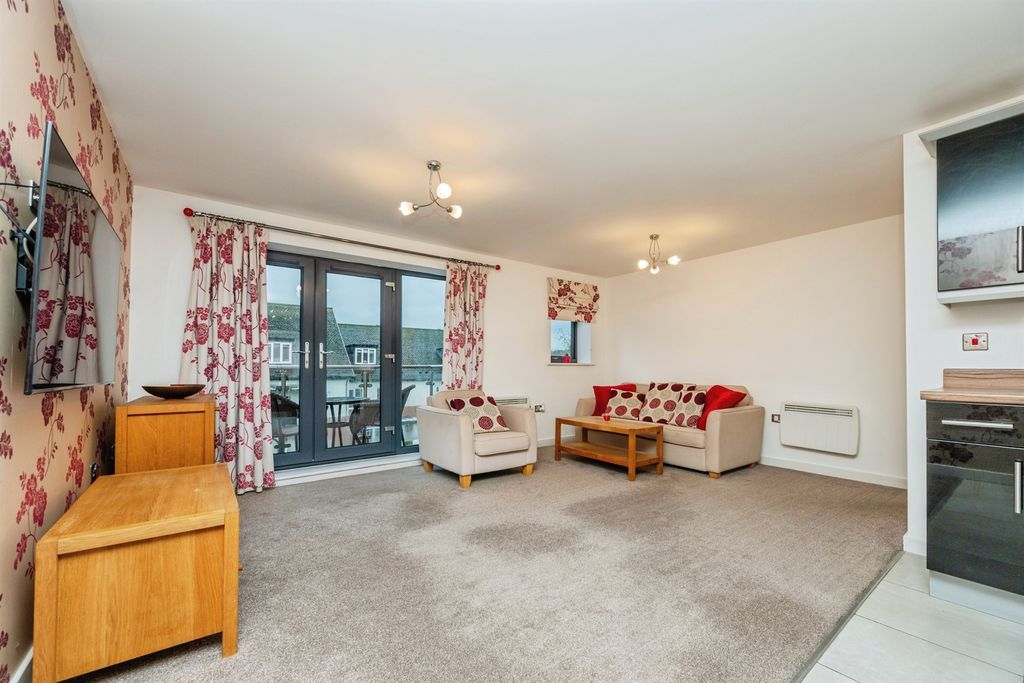 Property photo 3 of 15