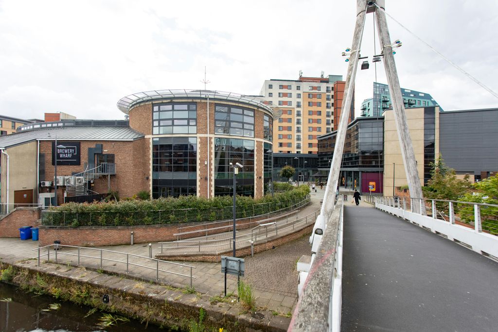 Property photo 3 of 11 Rplc1972379.Jpg