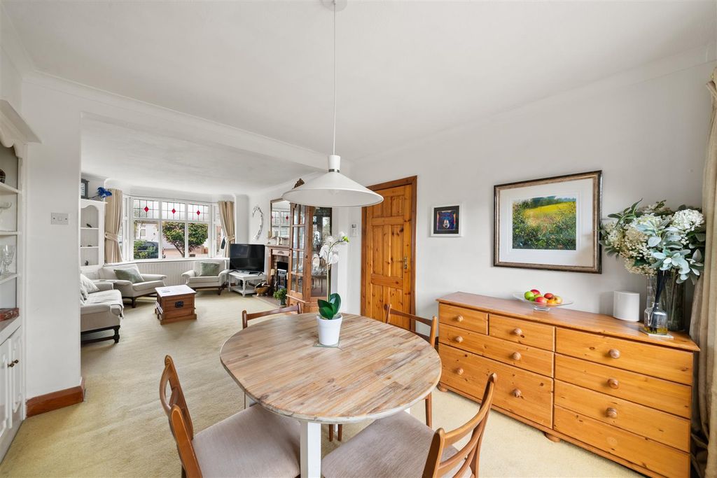 Property photo 3 of 20