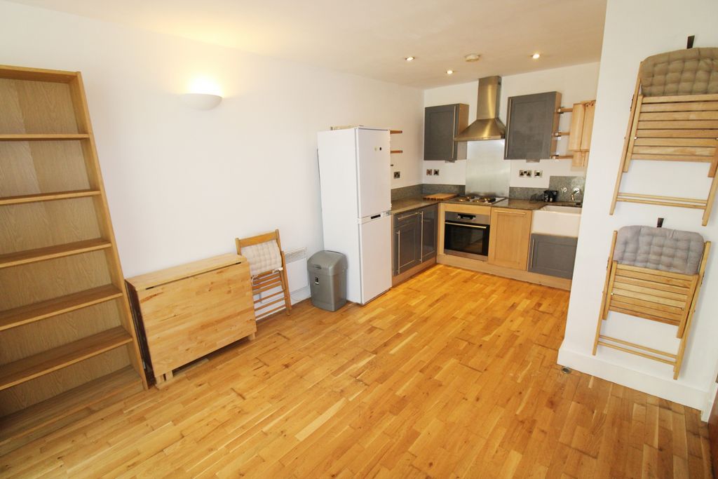 Property photo 3 of 9 Photo 3