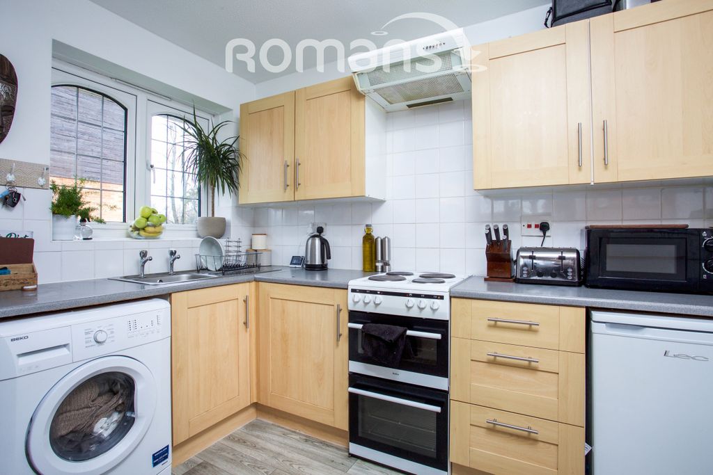 Property photo 2 of 10 50F8B938-0ce5-4F97-B
