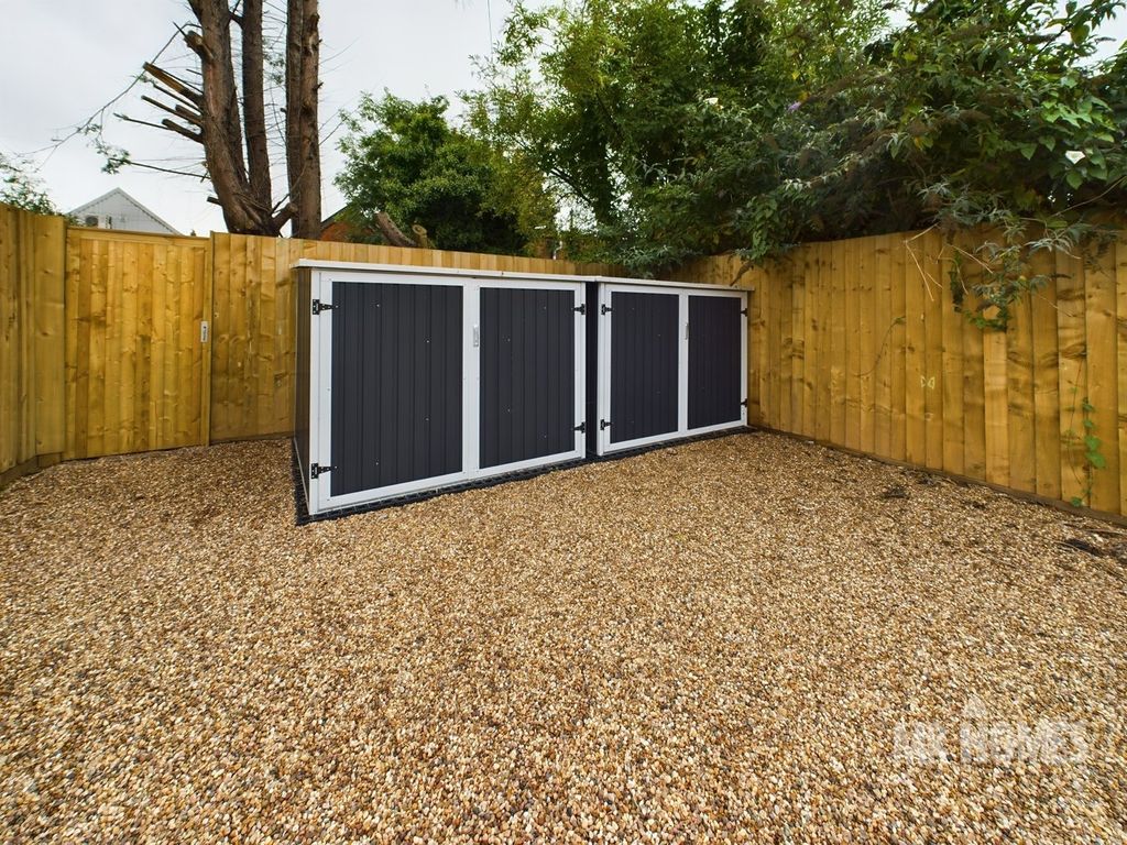 Property photo 3 of 25