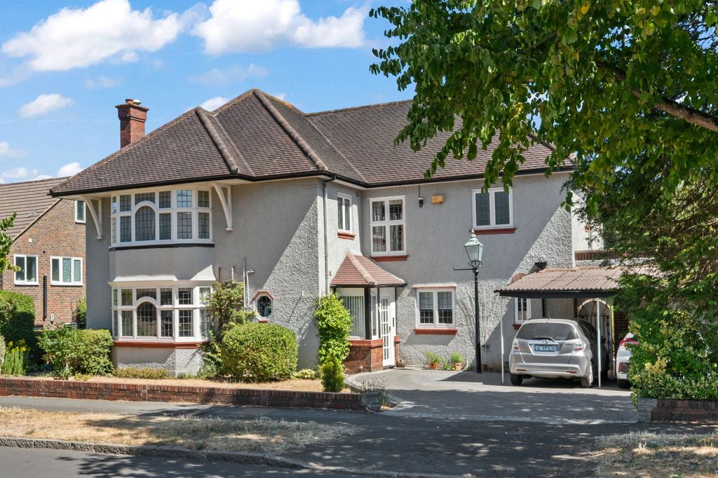 Property photo 1 of 36