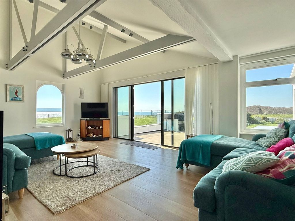 Property photo 2 of 26 Picture No. 33