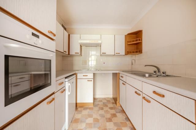 Property photo 2 of 12 Kitchen