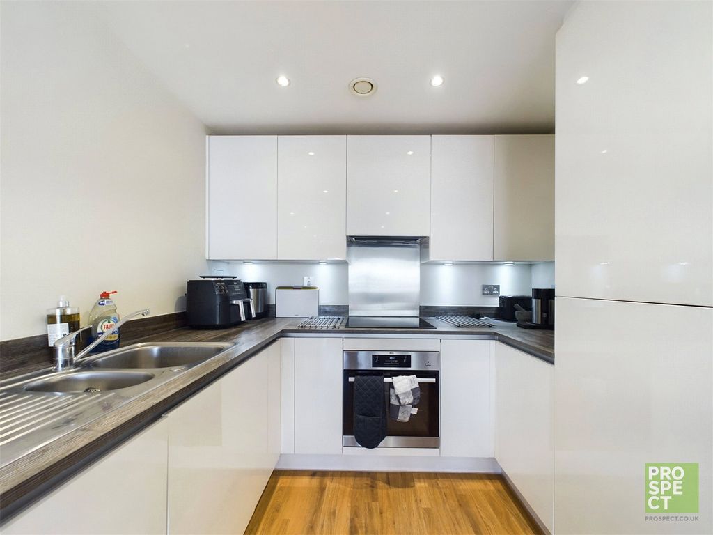 Property photo 2 of 7 Picture No. 10