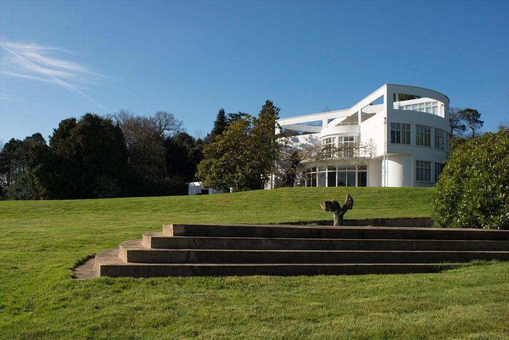 Property photo 1 of 43 Image