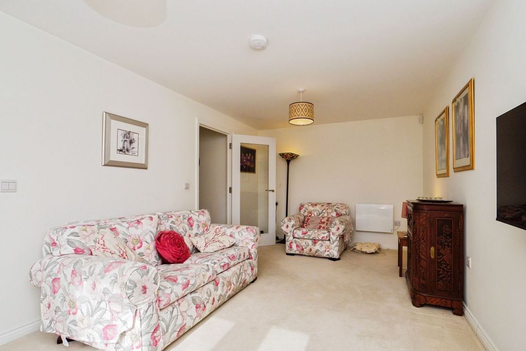 Property photo 3 of 15