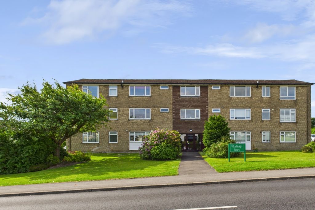 Property photo 1 of 17 Main Building External