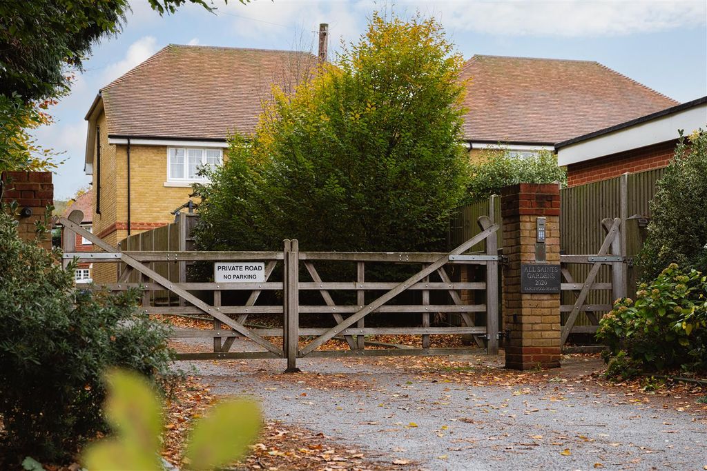 Property photo 2 of 20 19.Jpg