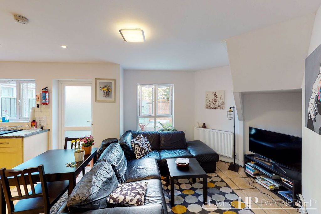 Property photo 3 of 14