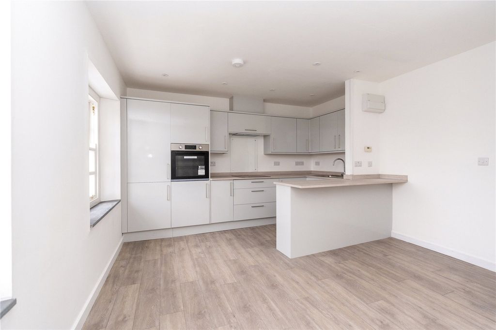 Property photo 2 of 10 Picture No. 06