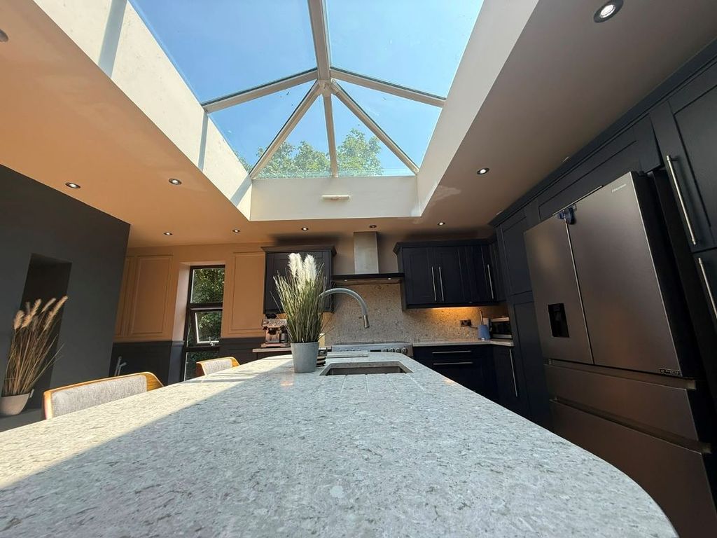 Property photo 1 of 32